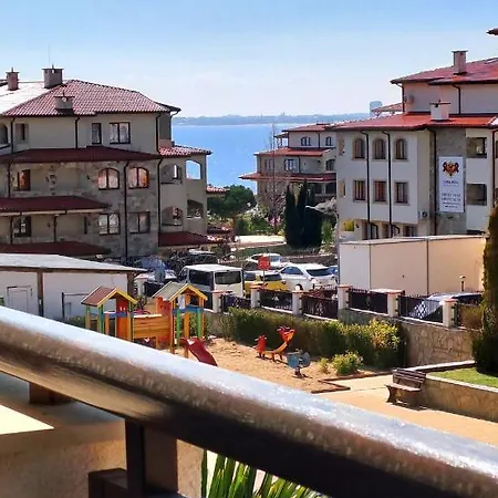 Апартаменты александър студио *